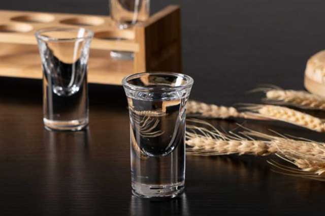传统酒桌上的白酒礼仪