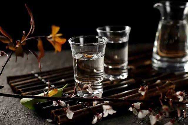 世界著名蒸馏酒，你知道几个？(蒸馏酒品牌)