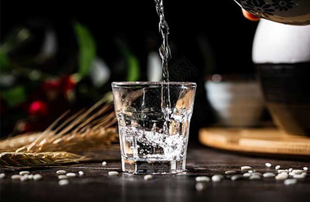 酱酒为什么要用新酒加老酒进行勾调？