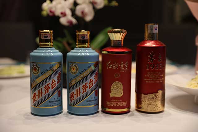 酒说丨为什么酱香白酒不用透明的瓶子？(图1)