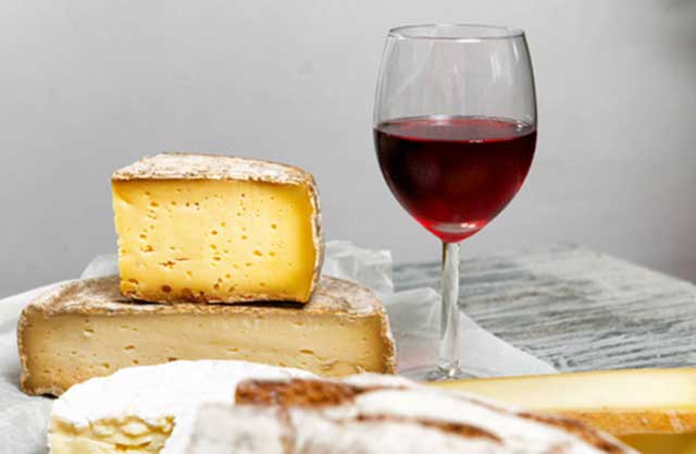 酒说丨麝香葡萄酒可以搭配什么食物一起喝？(图1)