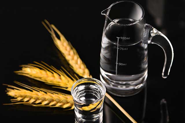 酒桌技巧丨酒桌上牢记这5个小技巧，你也能“千杯不醉”(图3)