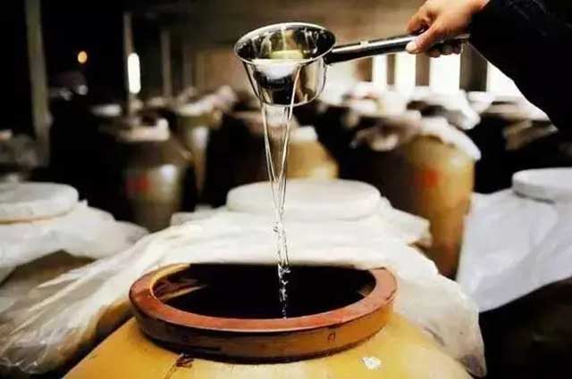 酒说丨什么是酱香年份酒？多少年才算年份酒？(图2)