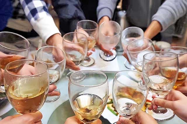 酒桌文化丨酒桌上如何谈吐，能让你如鱼得水？(图3)