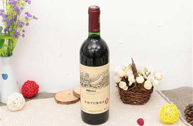 酒说丨什么样的酒需要醒，醒酒的步骤是什么？(图2)