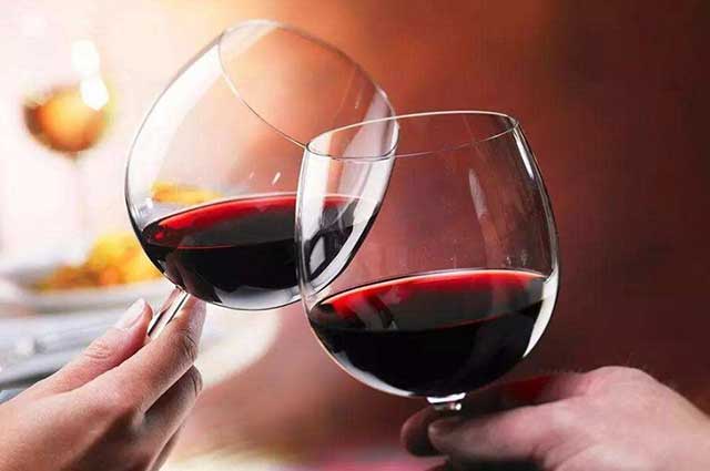 酒说丨喝葡萄酒时要避免的四个坏习惯